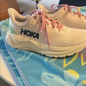 Hoka Women’s Arahi 8 Running Shoes - Never Worn